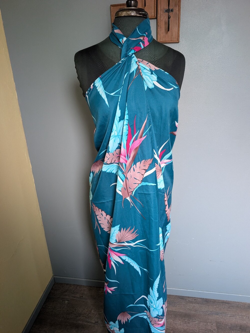 Vintage Hawaiian Sarong; Teal Tropical Wrap Dress Cover-up
